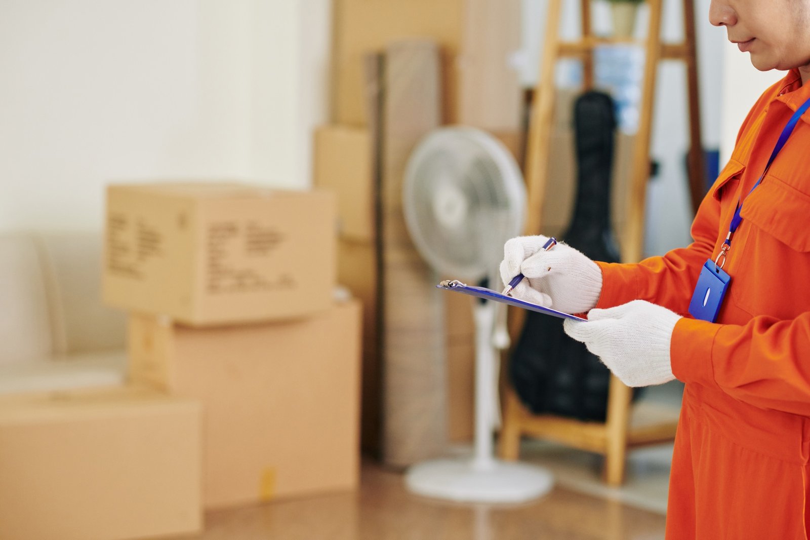 how to organize and label boxes efficiently